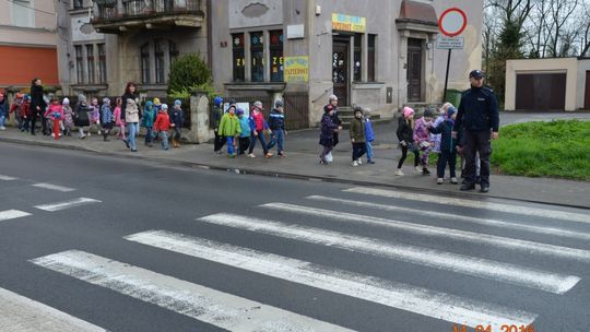 Lubańscy policjanci odwiedzili małych akademików