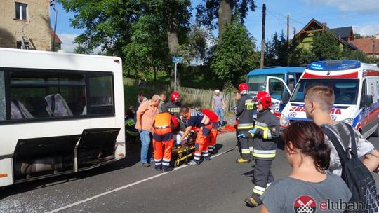 Wypadek autobusu w Zarębie