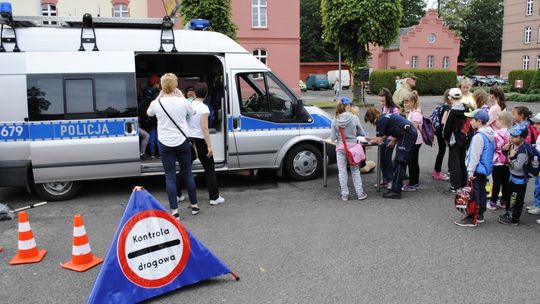 Policjanci z Lubaniu prezentowali sprzęt służbowy podczas