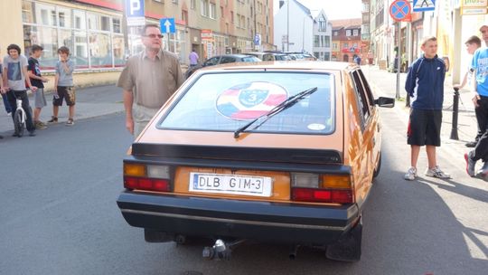 Polonez w centrum miasta