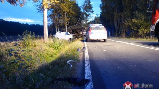 Tragiczny wypadek. Zderzenie busa z ciężarówką