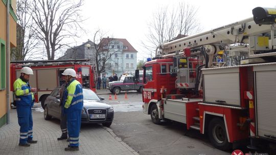 Pożar uwięził kobietę z dzieckiem