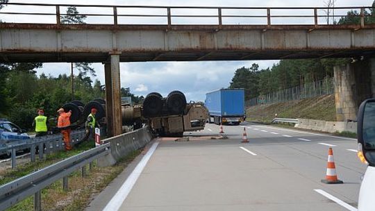 Wypadek Amerykanów na autostradzie A18