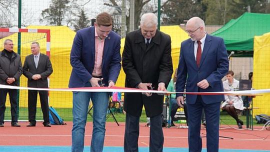 Oficjalne otwarcie boiska lekkoatletycznego w Pisarzowicach