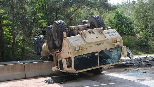 Wypadek Amerykanów na autostradzie A18