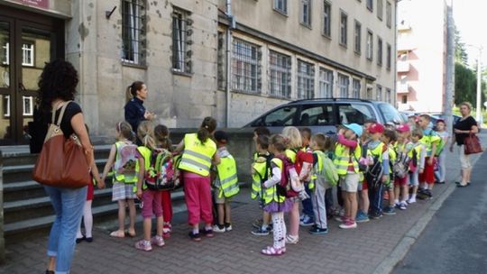 Przedszkolaki w lubańskiej komendzie