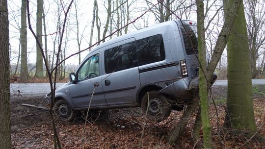 Auto dosłownie wyleciało z drogi