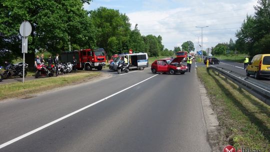 Kolizja na zjeździe w kierunku autostrady