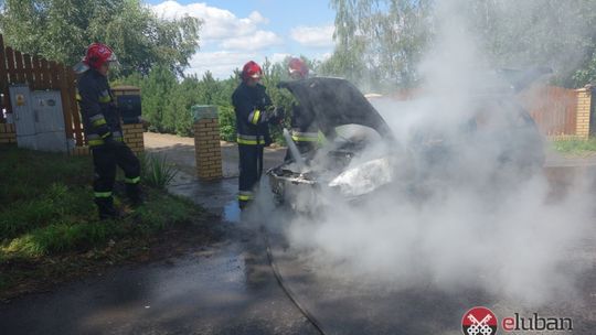 Auto spłonęło na ul. Dolnej