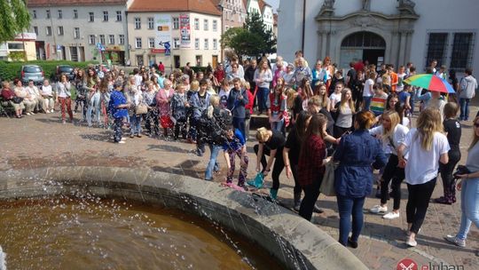 Happening na lubańskim Rynku „BEZPIECZNY SENIOR”