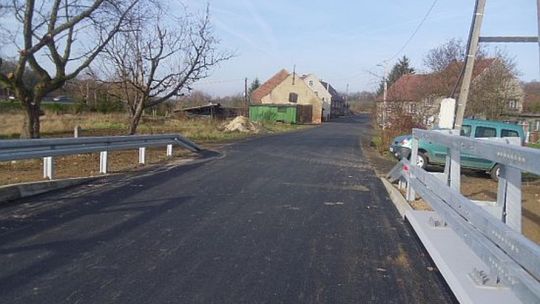 Nowe drogi w Jałowcu i Uniegoszczy