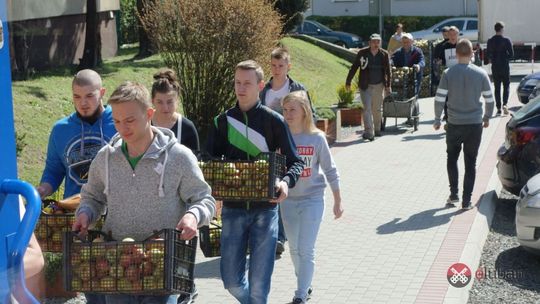 Kolejny TIR owoców przyjechał do Lubania