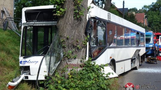 Wypadek autobusu w Zarębie