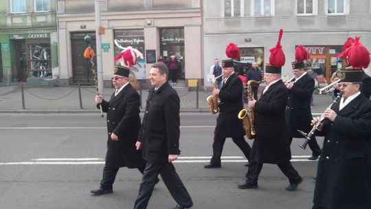 Górnicza orkiestra przemaszerowała przez miasto