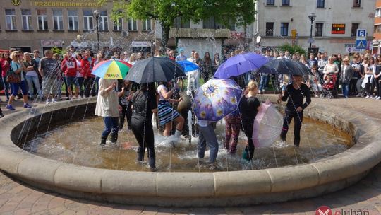 Happening na lubańskim Rynku „BEZPIECZNY SENIOR”