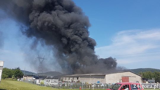 Potężny pożar w Jeleniej Górze