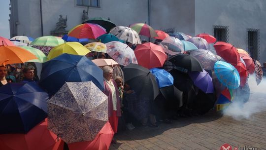 Happening na lubańskim Rynku „BEZPIECZNY SENIOR”